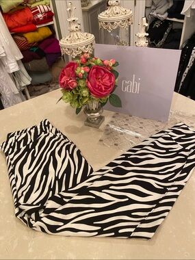 Chic CAbi zebra joggers